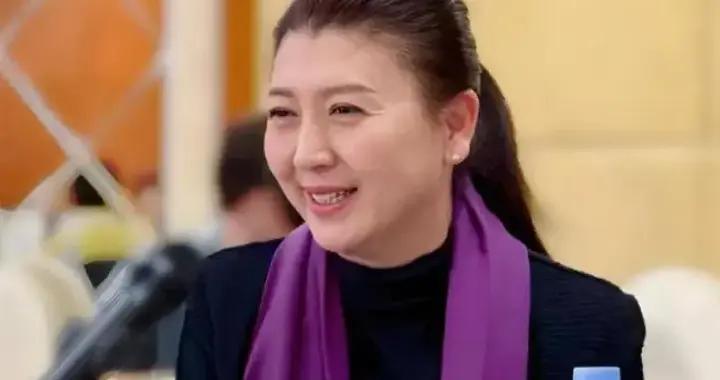 閆學晶道歉不過24小時，擔心的一幕就發生了，評論區輿論一邊倒