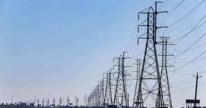 基礎設施的一條“短腿”或令美國在AI競賽中痛失領先地位