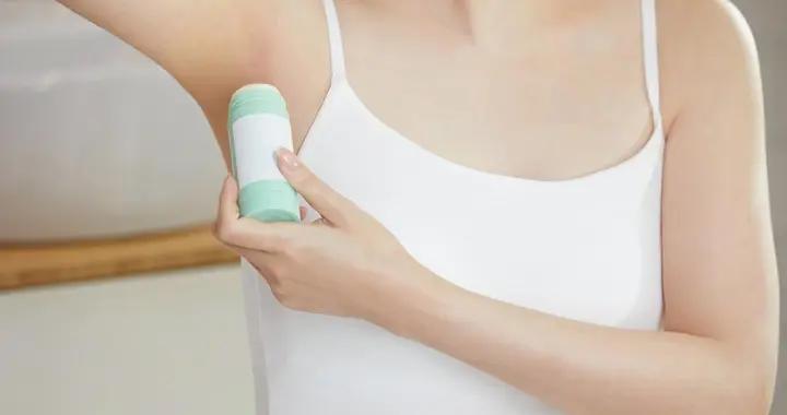 告別腋下“難言之隱”！簡單有效的去味技巧，讓你清爽自信