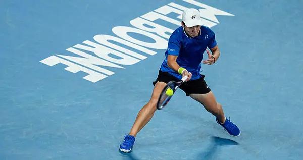 澳網｜世界排名第702位卻掀翻前法網亞軍，白卓璇闖入次輪祝周杰倫生日快樂