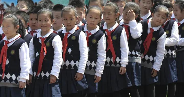 資深老師：學生都穿校服，家裏是“窮還是富”，卻能一眼看穿