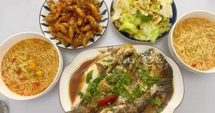 我和女兒的午餐，3個家常菜，成本約40塊錢，喫得舒坦還實惠~