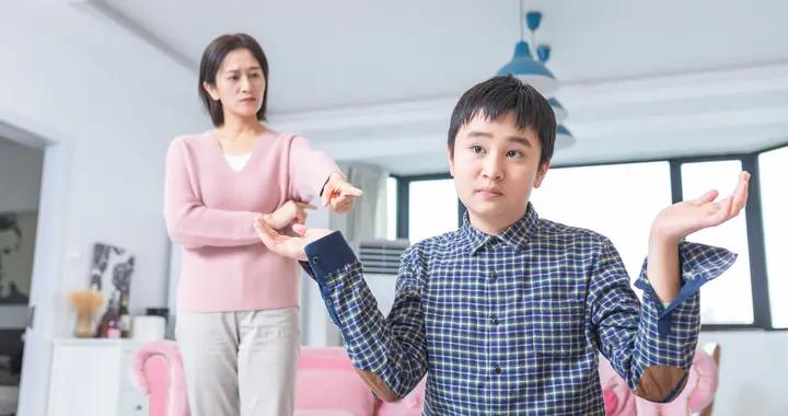 寒假到了，家長管不住這3件事，真的很“廢”孩子