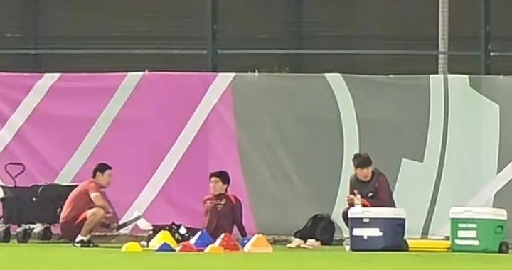 國足備戰越南，鮑世蒙、賀一然單獨訓練