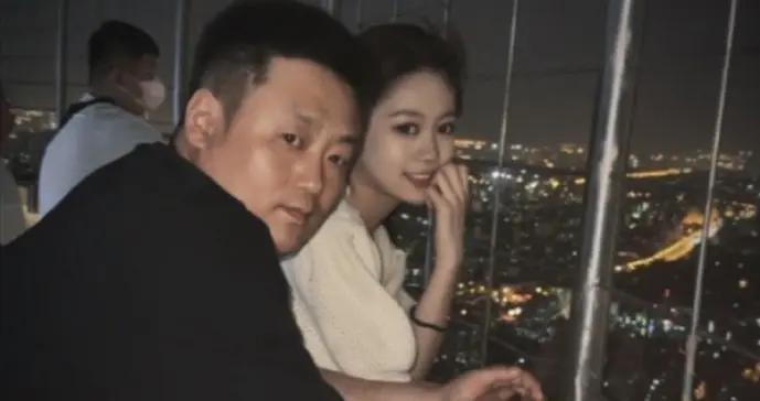 趙本山沒想到，愛徒宋曉峯因爲女兒閨蜜的爆料，體面被撕得粉碎！