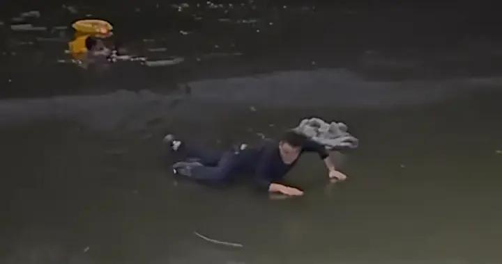 凌晨1點，他趴在冰面上完成2026年第20次救援