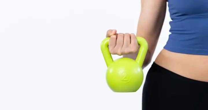 一個超簡單的動作就能訓練全身，便宜高效，在家也能練！