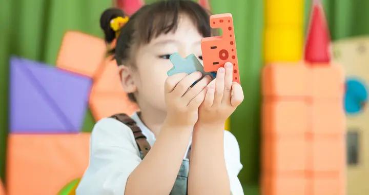 爲何現在的孩子越來越難帶了？原因是家長給娃的消費型快樂太多了