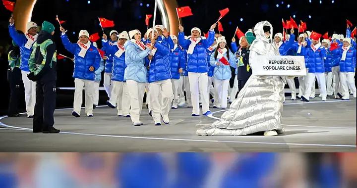 米蘭冬奧｜又美又颯！中國體育代表團亮相米蘭冬奧會開幕式