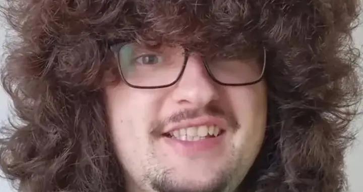 會是下一場嗎？曼聯蓄髮球迷離“五連勝理髮”承諾僅差一場勝利