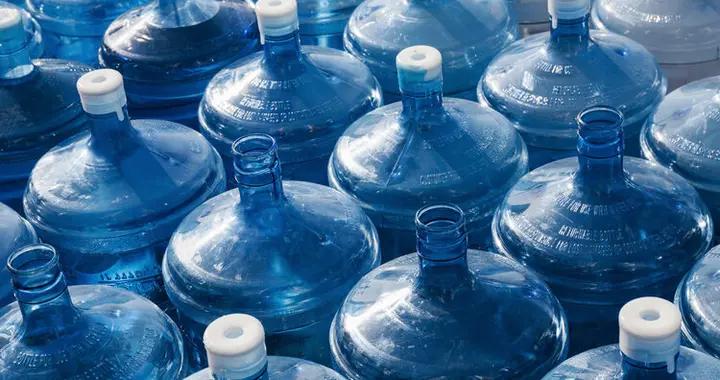 長期燒水喝的人和買桶裝水喝的人，誰更健康？答案和你想的不同