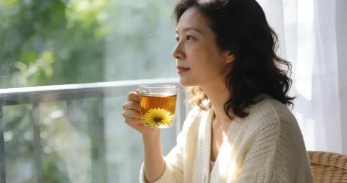 如何緩解更年期症狀？醫生提醒：重視這兩個關鍵調理