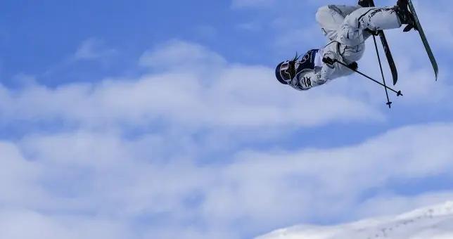 米蘭冬奧會自由式滑雪女子坡面障礙預賽！中國3人晉級，谷愛凌逆風翻盤