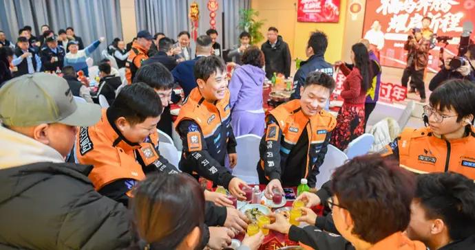 讓異鄉打拼的身影感受到家的溫暖，普陀區邀新就業羣體共赴新春家宴