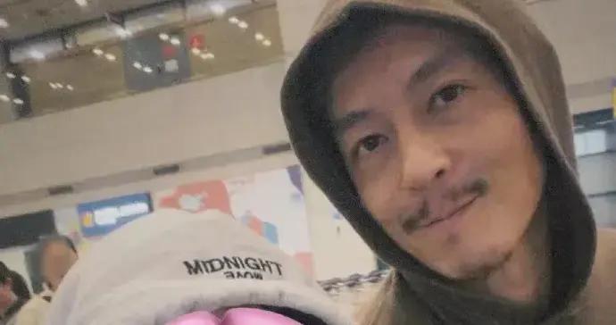 網友偶遇陳冠希，辣評他：又黑又矮又瘦又老，港媒看到都甘拜下風