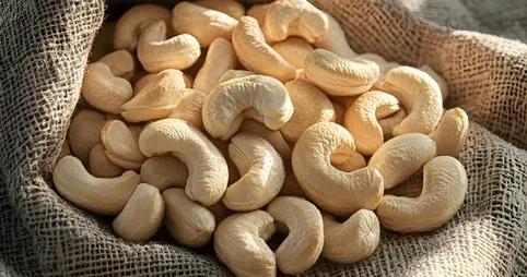 春節臨近，這5種年貨提前囤好，美味又實惠，過年不花冤枉錢！