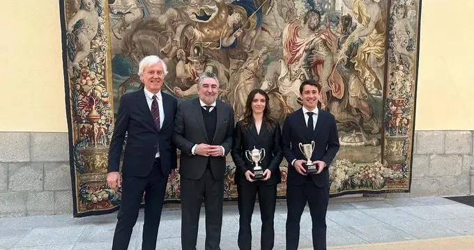 亞馬爾獲得2024年西班牙最佳新人運動員獎，博揚代他領獎