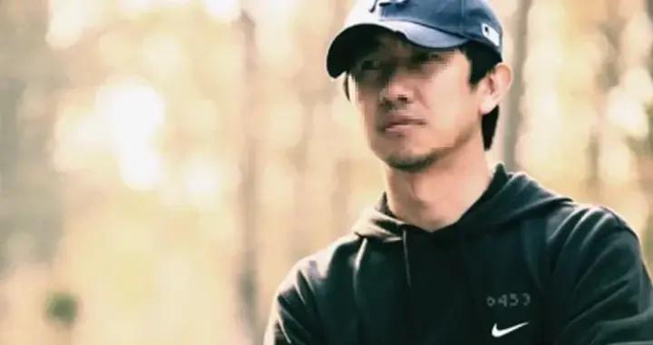 李小冉爲他流產2次，梅婷養他6年，最後娶小15歲嬌妻，他憑什麼？