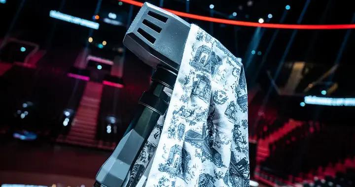 去了世界賽現場，才明白彩六國服爲啥要“電競先行”