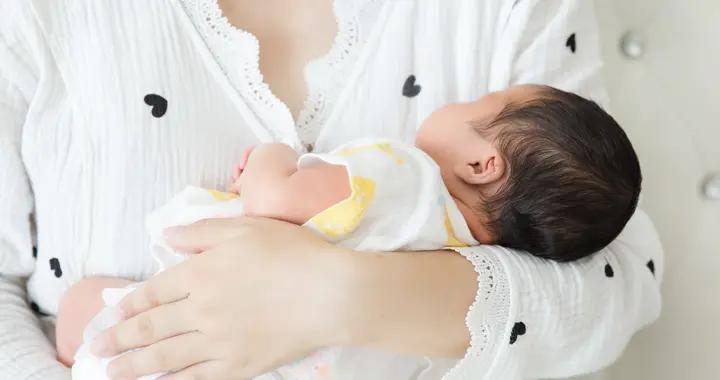寶寶出生後第一抱很關鍵，5種人不適合“踩生”，再親近也要拒絕