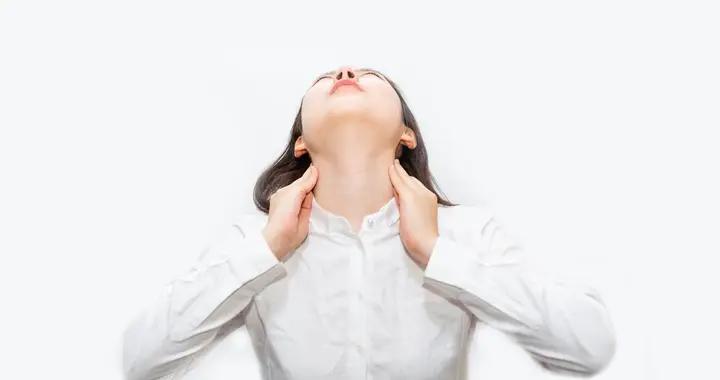 脖子痠痛的“罪魁禍首”找到了！不止姿勢問題，這些也得防