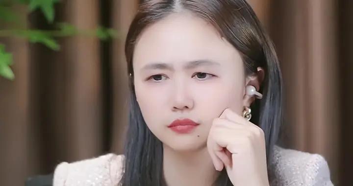 過年回農村，女友磕頭得紅包打完我媽走了還拉黑我！律師拍手叫好