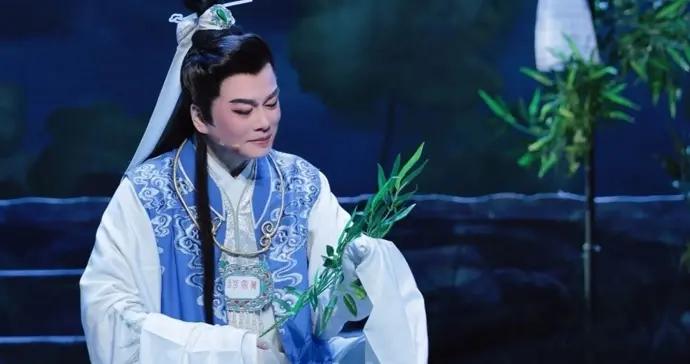 尹袁版《紅樓夢》感人謝幕，越劇王子趙志剛攜經典赴收官之約