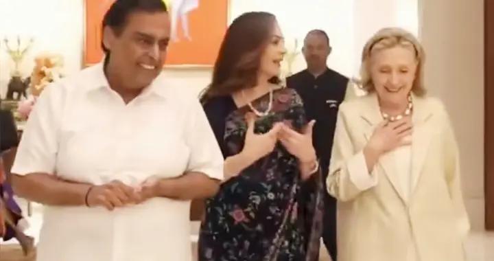 78歲希拉里面見印度首富，穿米色大衣光腳踩地毯，髮量驚人皮膚白