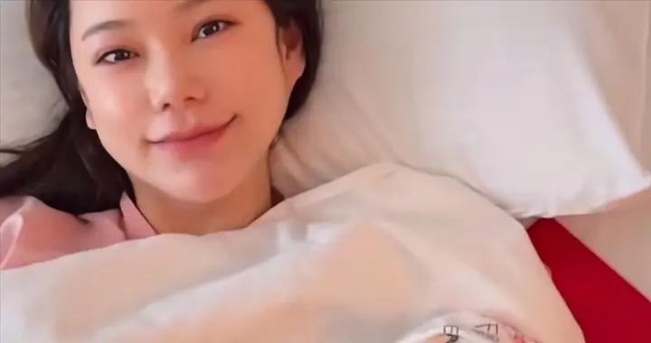 馬筱梅產後曬母子合照，兒子高鼻樑超像汪小菲，她面色紅潤不疲憊