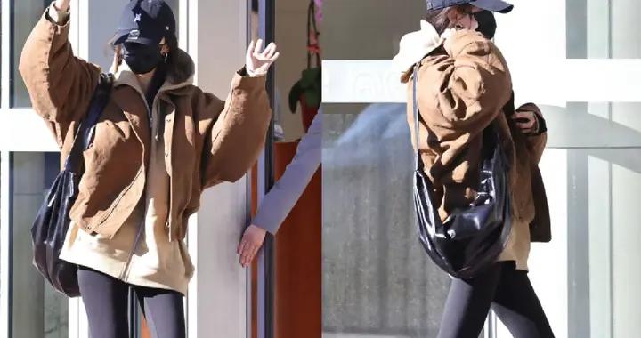 楊冪又帶火了一種穿搭：“羽絨服+無痕褲”！回頭率高又時髦顯瘦