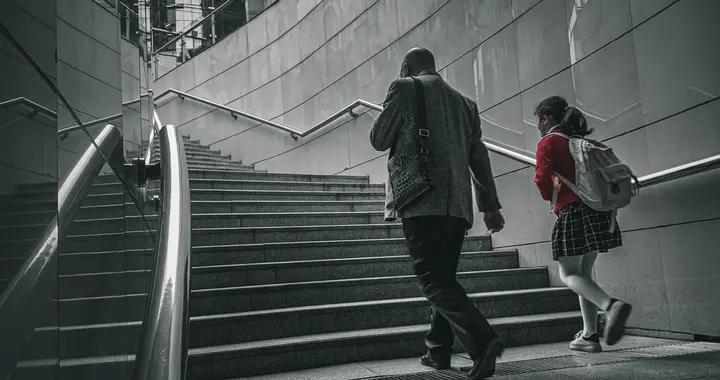 身體年輕的人，通常有 6 個特徵，若佔4個以上，意味你比同齡人年輕