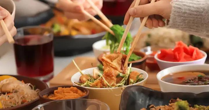 每次下館子後，爲什麼都覺得特別渴？