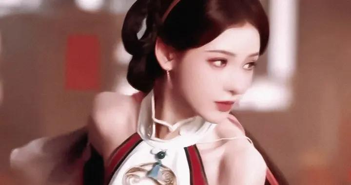 粉發清純，白髮冷豔，張予曦cos雙生姐妹花，小蠻腰黑絲搶鏡