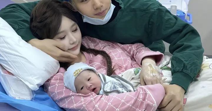 春節假期結束一天，鹿哈官宣得女，感謝了鹿晗，曾7個月賺3500萬