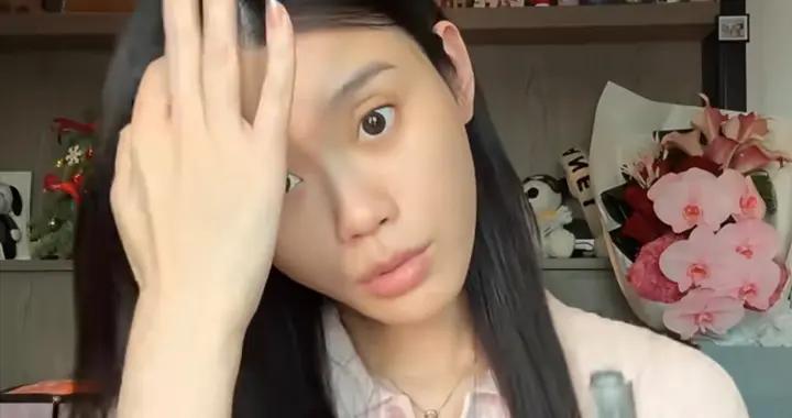 奚夢瑤曬化妝視頻，素顏皮膚黑有痘印黑眼圈，戴5條手鍊閃耀貴氣