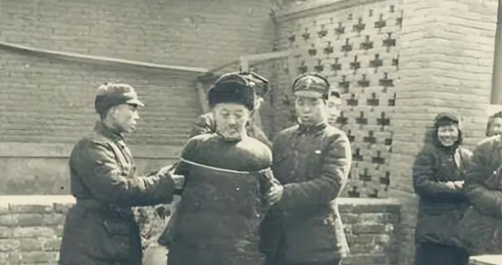 毛主席記恨他20年，建國後點名要逮捕，此人到底是誰？