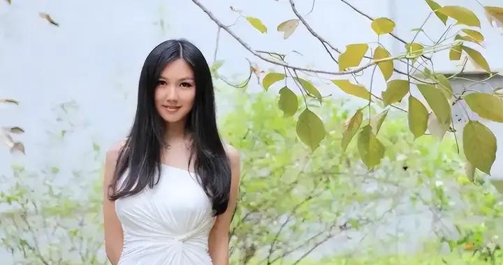 那年我們追着看的電競女神，如今走進了《天龍八部·歸來》