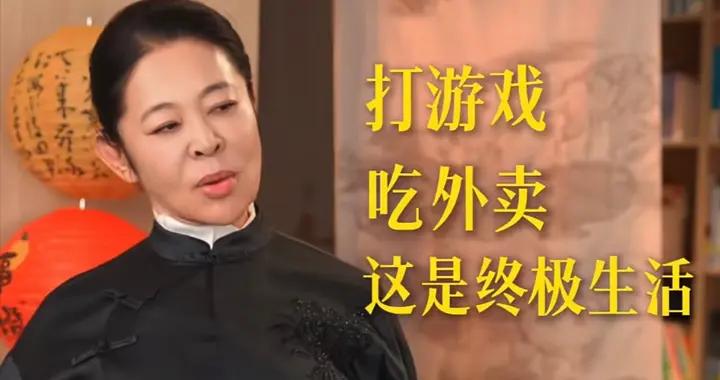 67歲倪萍變化大到認不出，朝天鼻厚嘴脣不自然，勸兒子退學好睿智