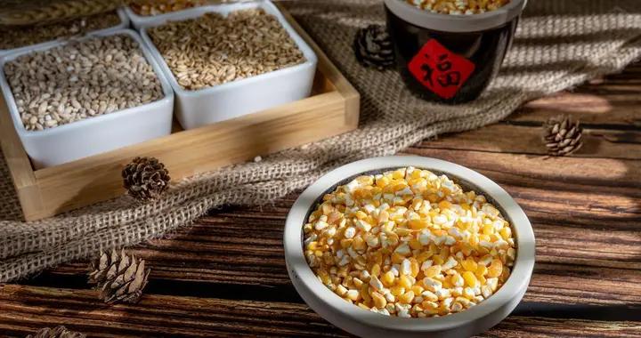 想要抗衰老，少喫這4類食物，多喫3類食物！