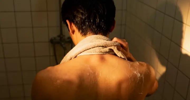 以爲是愛乾淨，其實在毀身體！這些過度清潔行爲，趕緊自查→