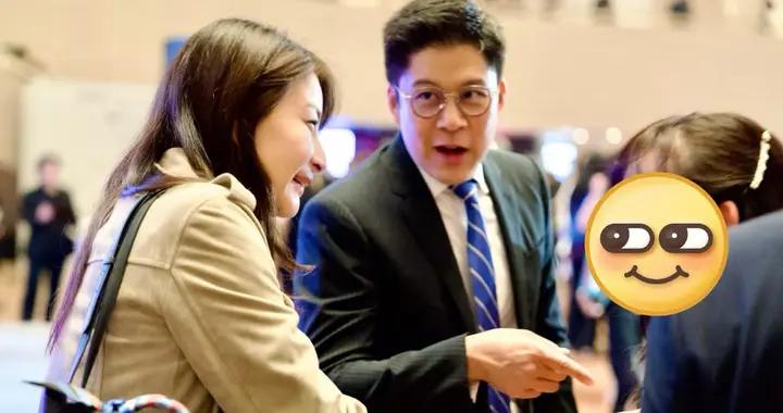 郭晶晶夫婦現身藝術節，素顏披肩發模樣溫柔，背10萬愛馬仕很低調