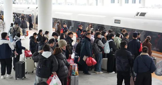 助力返崗復工，長三角鐵路組織開行春運節後返崗務工包列包車