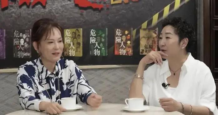 61歲翁靜晶首談婚姻:後悔嫁大30歲劉家良,多次想逃靠“義氣”堅守