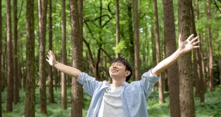 換季預防感冒！堅持練這 4 套呼吸操