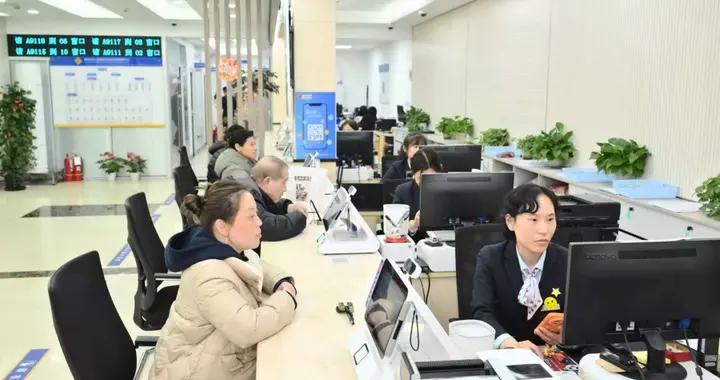 辦業務慢？找政策難？寶山路街道AI“神器”上線，秒級匹配、免抄即辦！