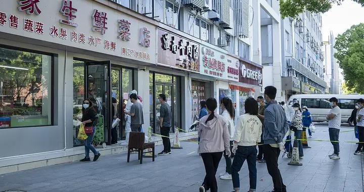 家門口的店鋪，租金跌了30%丨一線