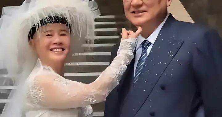 金龜子、王寧結婚38週年，曬出婚紗照不到幾天 網上難看的一幕上演