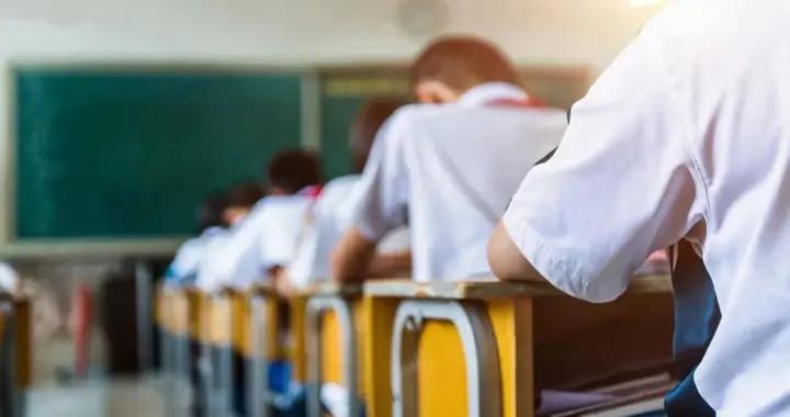 他們追蹤2萬多中學生髮現，AI會讓考試成績大幅下滑