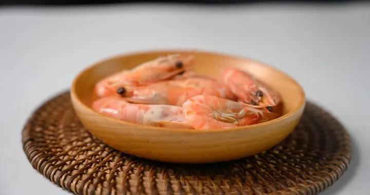 煮蝦用開水還是冷水？別再憑感覺下鍋了，一招讓蝦肉Q彈無腥味