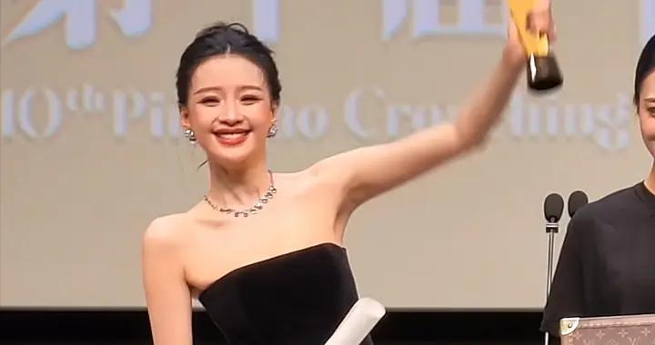 孫怡拿下影后激動落淚！董子健臺下鼓掌一臉驕傲，離婚4年像朋友